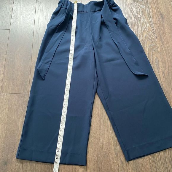 LULULEMON Noir Crop in True Navy - Picture 9 of 11